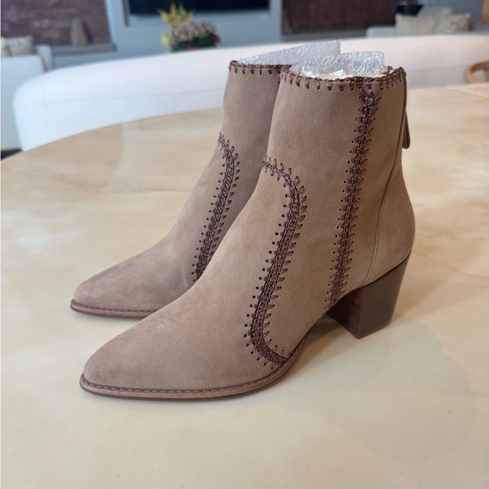 Alexandre Birman Beige Ankle Boots with Stitch Detail size 38